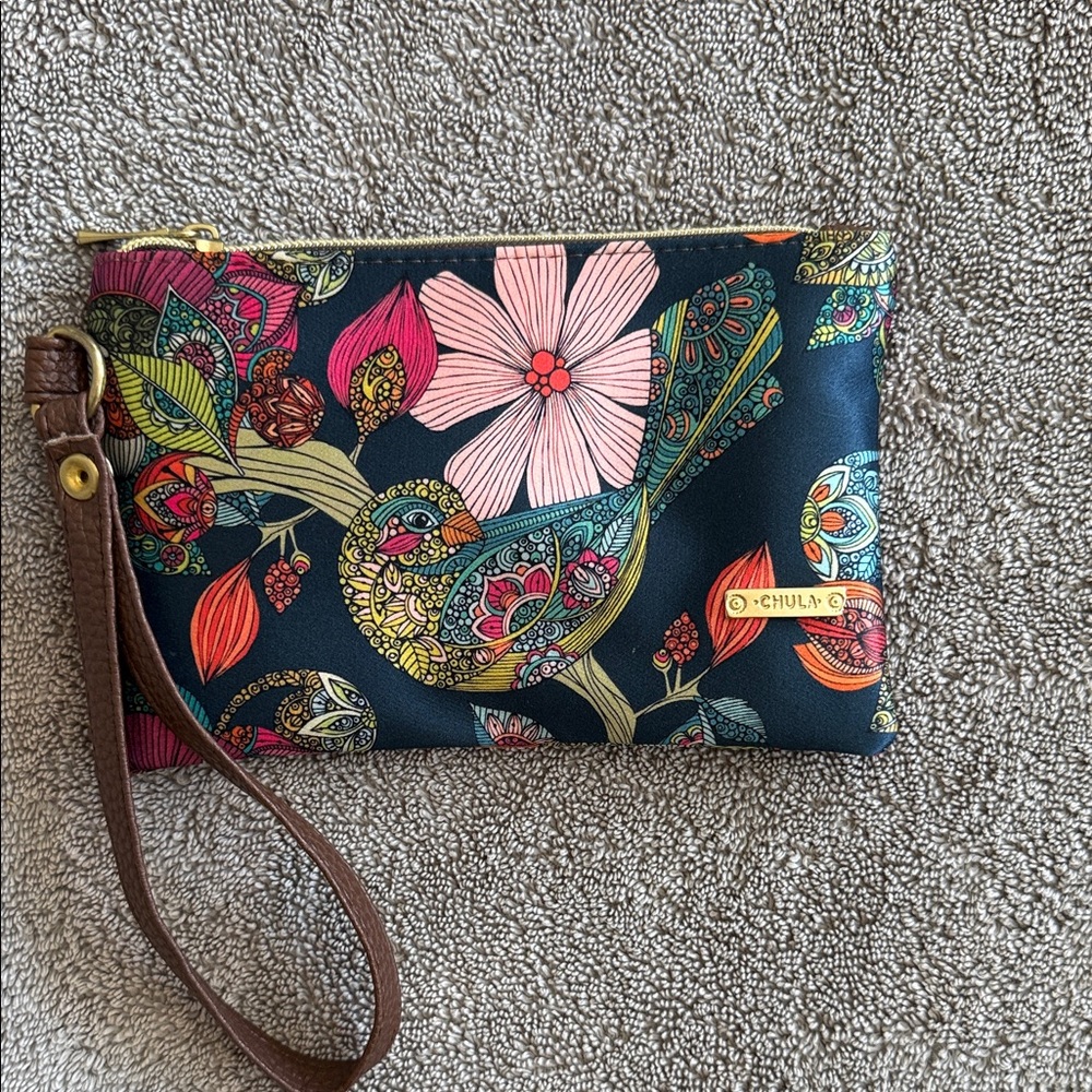 Chala Navy Floral Wristlet
